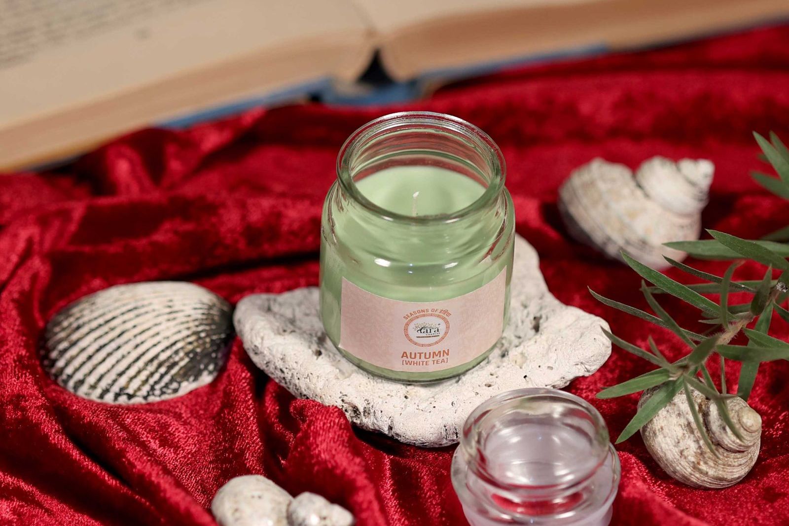 autumn-white-tea-irish-glass-jar (1)